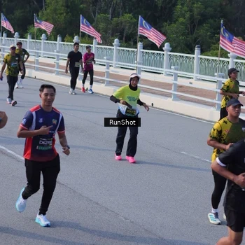 Runner Photo 7133043