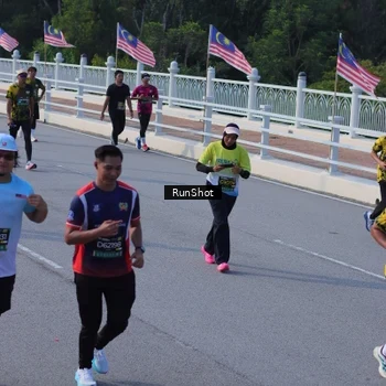 Runner Photo 7133049