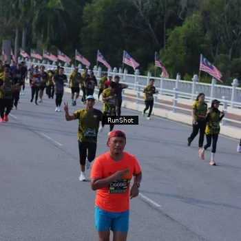 Runner Photo 7133111