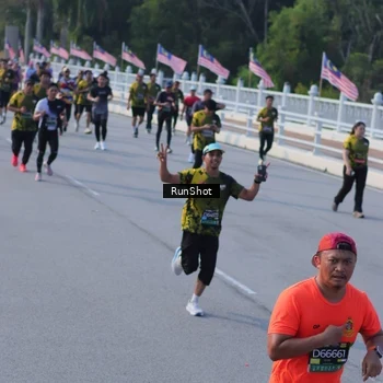 Runner Photo 7133123