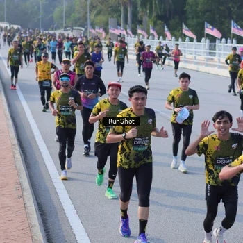 Runner Photo 7133306
