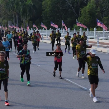 Runner Photo 7133380