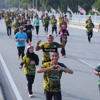 Runner Photo 7133410