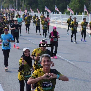 Runner Photo 7133413