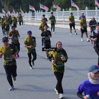 Runner Photo 7133515