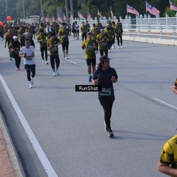 Runner Photo 7133543
