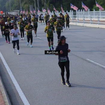 Runner Photo 7133546