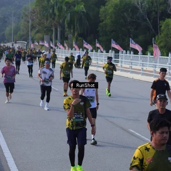 Runner Photo 7133676