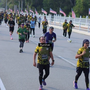 Runner Photo 7133768