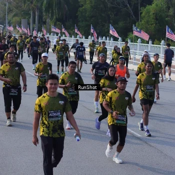 Runner Photo 7133868