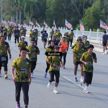 Runner Photo 7133897