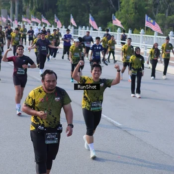 Runner Photo 7133913