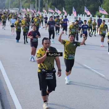 Runner Photo 7133914