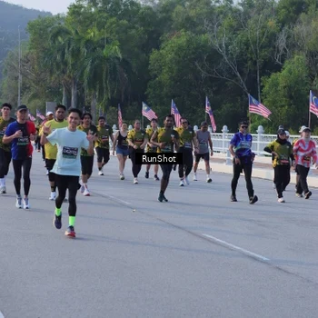 Runner Photo 7134094