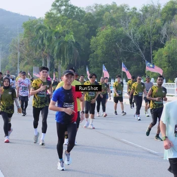Runner Photo 7134320