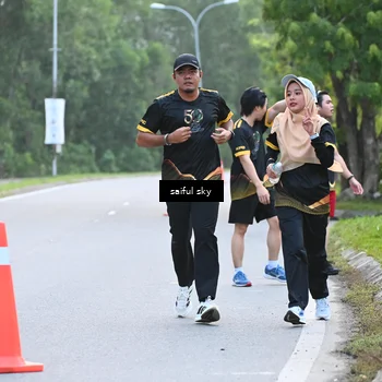 Runner Photo 7135400
