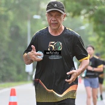Runner Photo 7135683