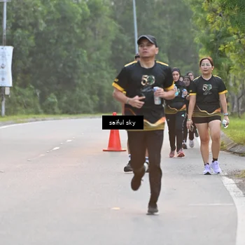 Runner Photo 7136089
