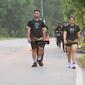 Runner Photo 7136105