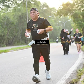 Runner Photo 7136478