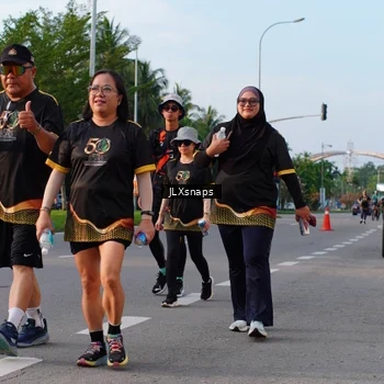 Runner Photo 7140476