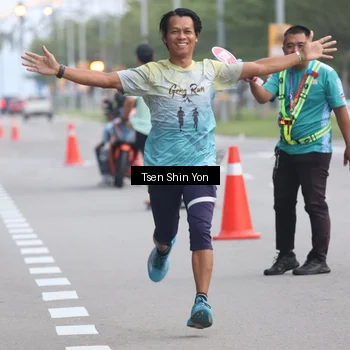 Runner Photo 7143003