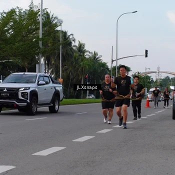 Runner Photo 7143410