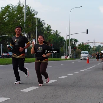Runner Photo 7143413