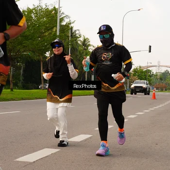 Runner Photo 7143676