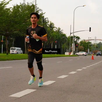 Runner Photo 7143723