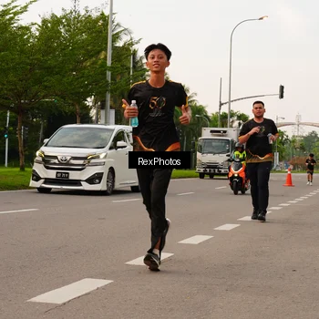 Runner Photo 7143762