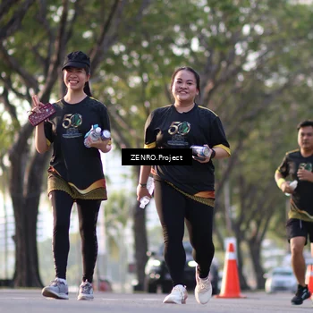 Runner Photo 7149100