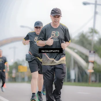 Runner Photo 7154221