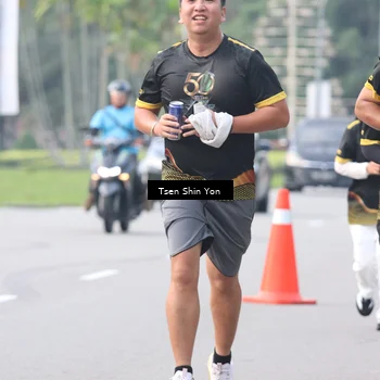 Runner Photo 7160359