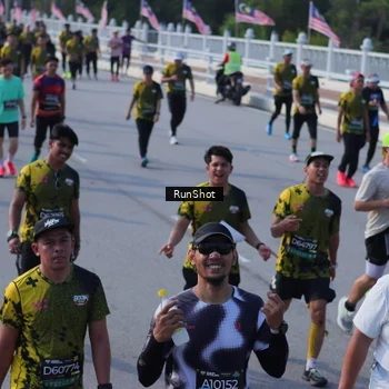 Runner Photo 7165937