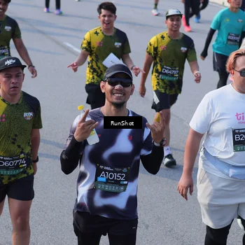 Runner Photo 7166001