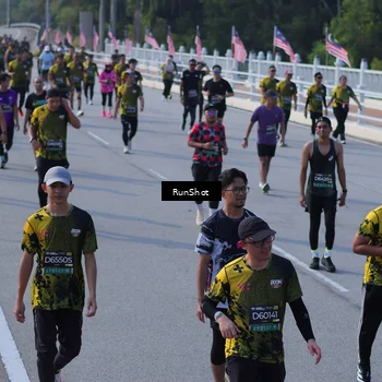 Runner Photo 7168000