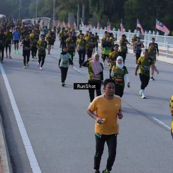 Runner Photo 7171439
