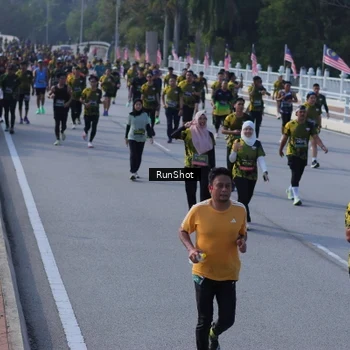 Runner Photo 7171440