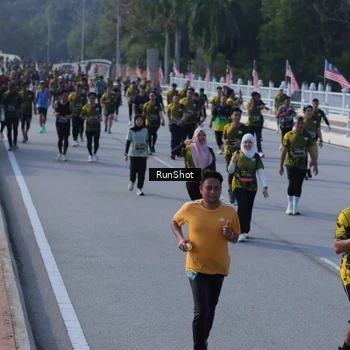 Runner Photo 7171445