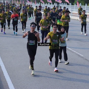 Runner Photo 7171678