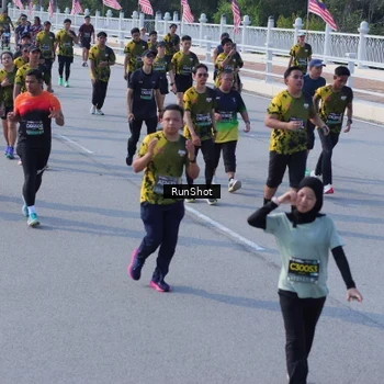 Runner Photo 7171690
