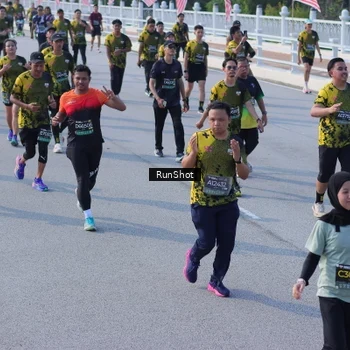 Runner Photo 7171697