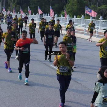Runner Photo 7171698