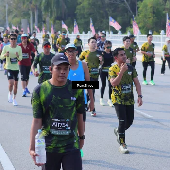 Runner Photo 7171790