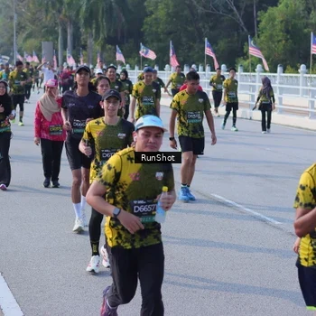 Runner Photo 7171876