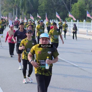 Runner Photo 7171880