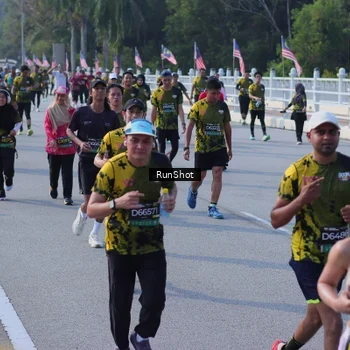 Runner Photo 7171888