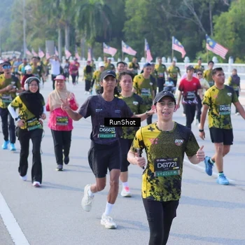 Runner Photo 7171891