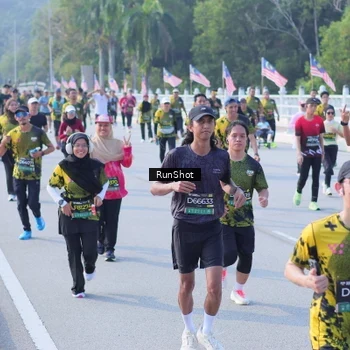 Runner Photo 7171896